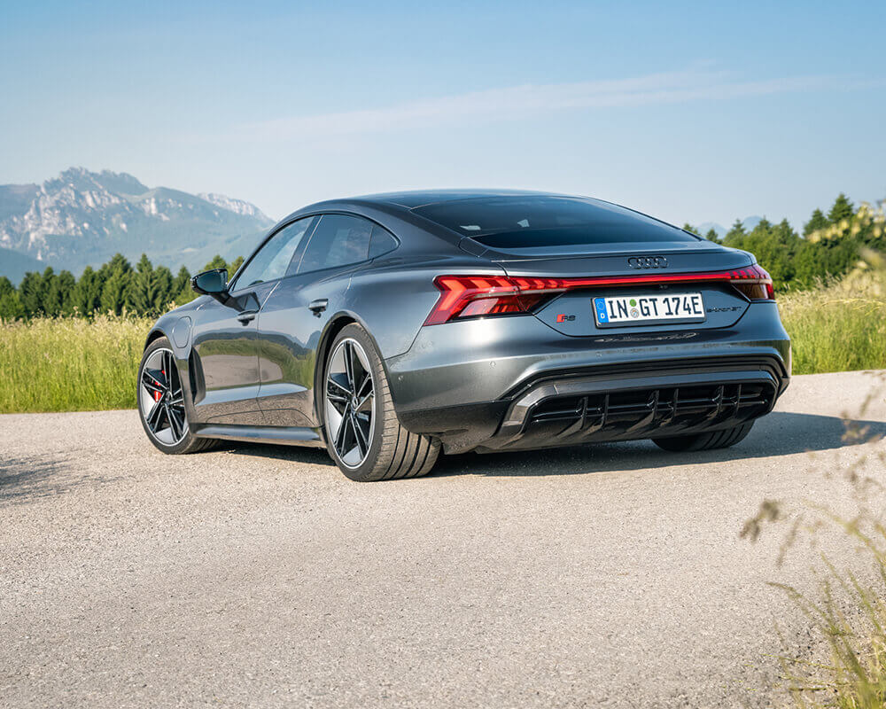 Headerbild-Slider-mobil-etron